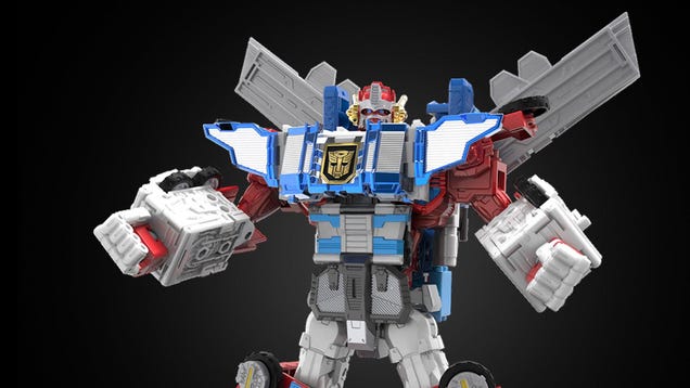 Optimus Prime Gets an Ultra Update in New Transformers HasLab Project